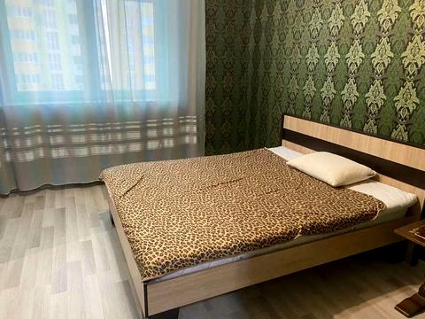 квартира за адресою Сім'ї Кульженків вул. (Петра Дегтяренка), 35