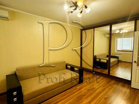 квартира за адресою Сержа Лифаря вул. (Олександра Сабурова), 5