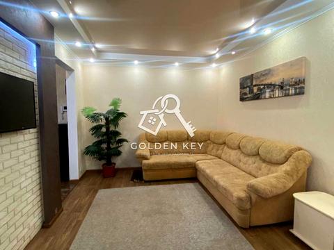 квартира за адресою Революційна, 10