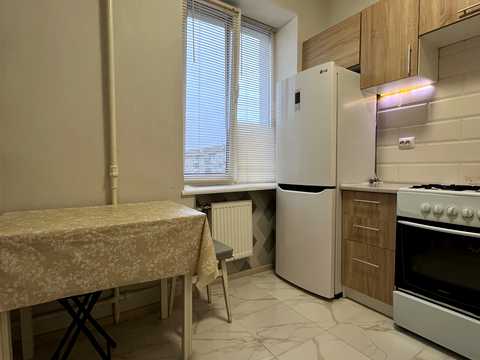 квартира по адресу Строителей ул., 5