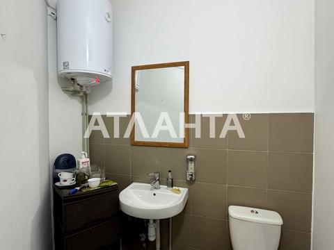 комерційна за адресою Добровольців вул. (Маршала Говорова), 8