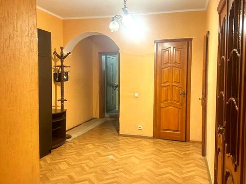 квартира за адресою Анни Ахматової вул., 16-Б