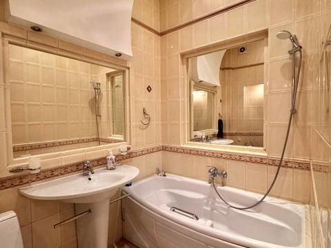 квартира за адресою Пастера вул., 32