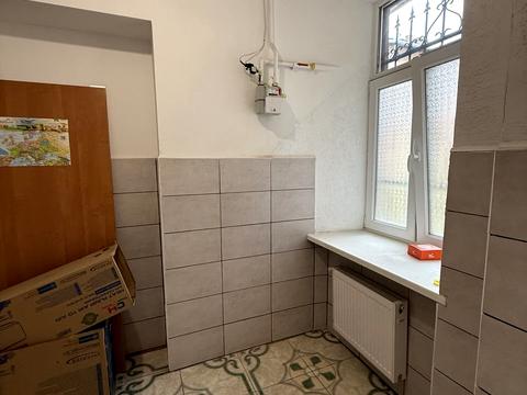 комерційна за адресою Гайдамацька вул., 10