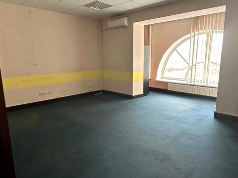 коммерческая по адресу Исполкомовская ул., 7