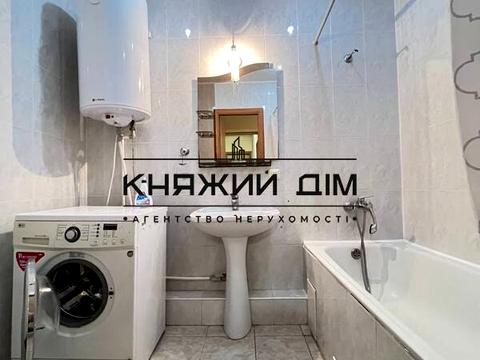 квартира за адресою Драгоманова вул., 12-А