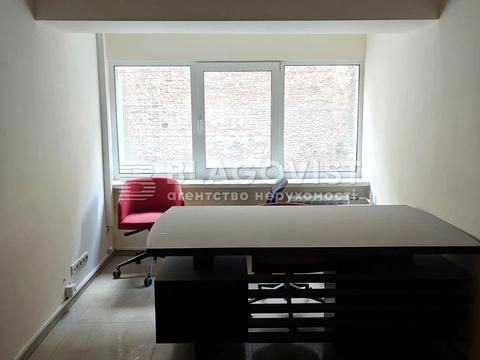 комерційна за адресою Володимирська вул., 51/53