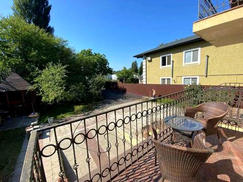 будинок за адресою Богатирська вул., 42