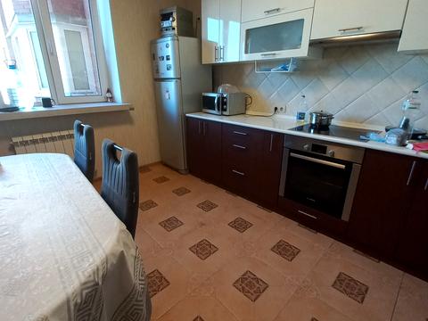 квартира за адресою Анни Ахматової вул., 13-Г