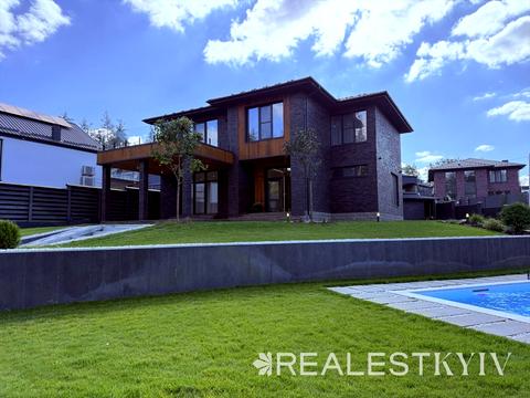 будинок за адресою Квітнева вул.