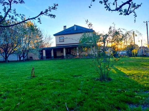 будинок за адресою Вишнева вул.