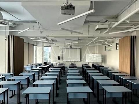 комерційна за адресою Дніпровська набережна вул., 1В