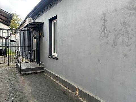 комерційна за адресою Подільська вул., 77