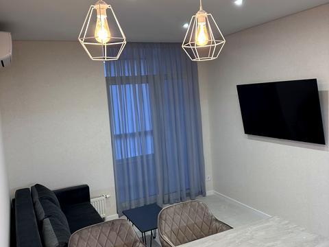 квартира за адресою Салютна вул., 2к20