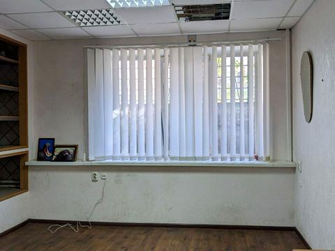 комерційна за адресою Калинова вул., 68