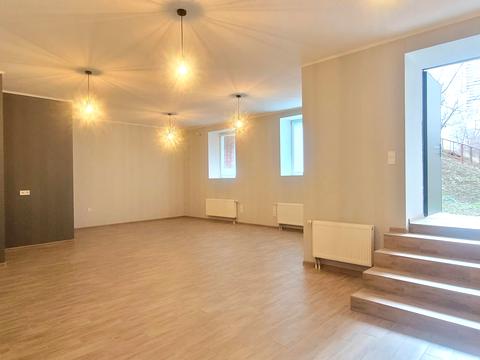 комерційна за адресою Теплична вул., 38