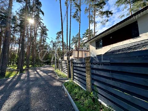 дом по адресу Левка Лукьяненко ул. (Октябрьская)