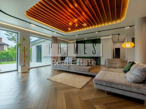 будинок за адресою Молодіжна вул.