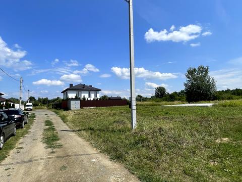 участок по адресу Петра Милославського