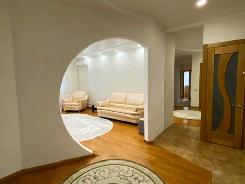квартира за адресою Космічна вул., 3
