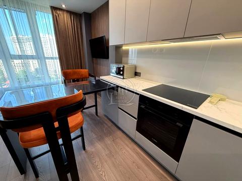 квартира за адресою Літературна вул., 10б