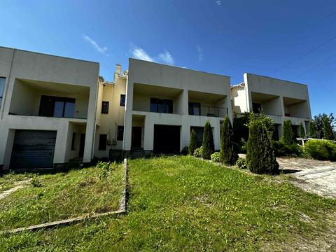 дом по адресу Спортивна