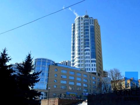 паркомісце за адресою Дмитра Яворницького просп. (Карла Маркса), 5