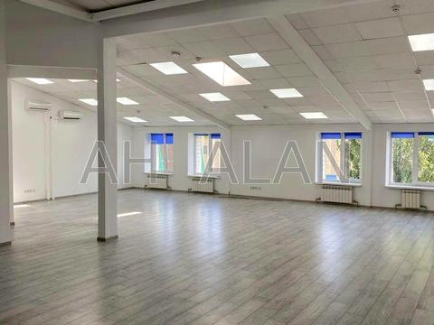 комерційна за адресою Межигірська вул., 87-А