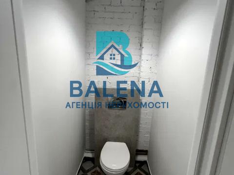 комерційна за адресою Межигірська вул., 87-А