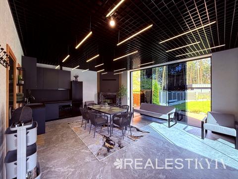 будинок за адресою Квітнева вул.