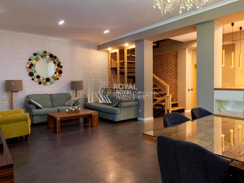 дом по адресу Плютовская ул.