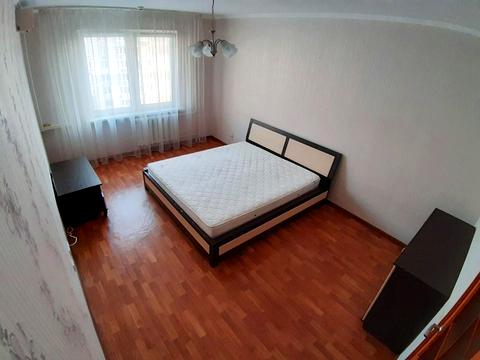 квартира за адресою Анни Ахматової вул., 28