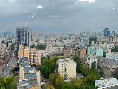 комерційна за адресою Жилянська вул., 68