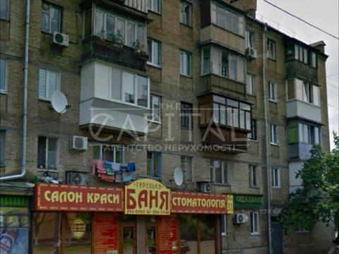 комерційна за адресою Празька вул., 31