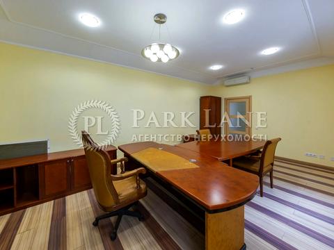 комерційна за адресою Саксаганського вул., 67-А