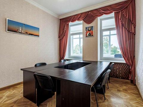 комерційна за адресою Ярославів Вал вул., 14-Г