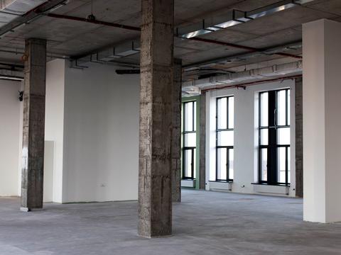 комерційна за адресою Академіка Книшова вул. (Амурська), 6