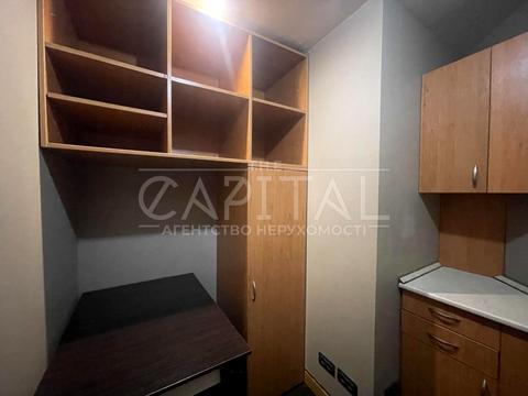 комерційна за адресою Богдана Хмельницького вул., 52