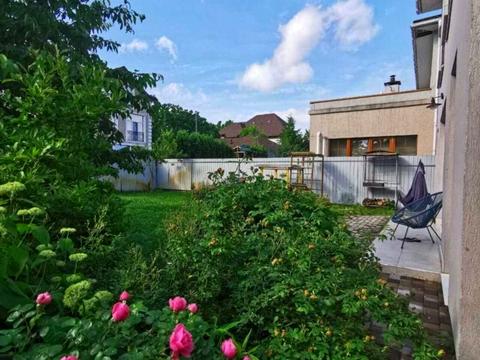 будинок за адресою Соборна вул. ()