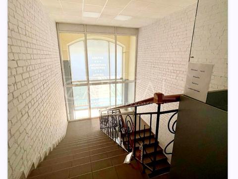 комерційна за адресою Володимира Івасюка просп. (Героїв Сталінграду), 8