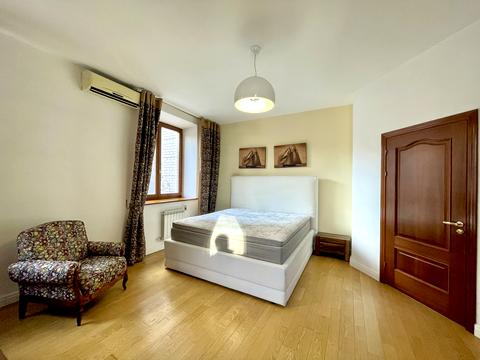 квартира за адресою Докучаєвський пров., 4