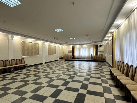 комерційна за адресою Романенка, 1А