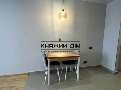 квартира за адресою Дніпровська набережна вул., 17В