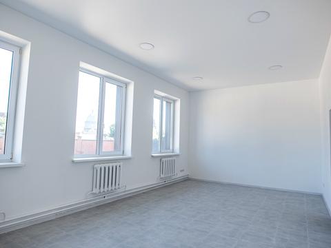 комерційна за адресою Євгена Чикаленка вул., 26