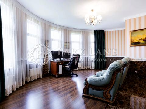 будинок за адресою Молодіжна вул.