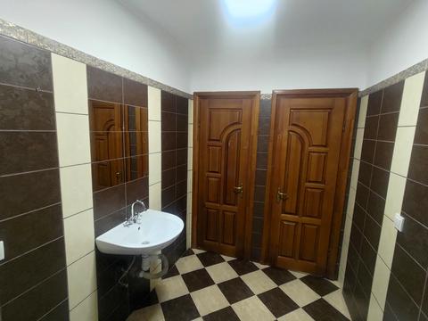 комерційна за адресою Героїв УПА вул., 73