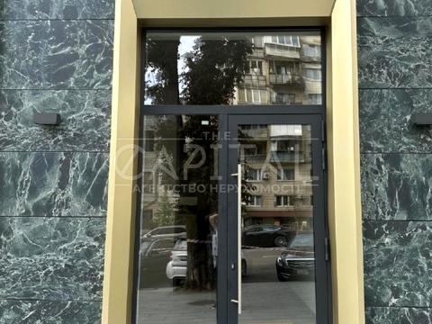 комерційна за адресою Володимирська вул., 86а