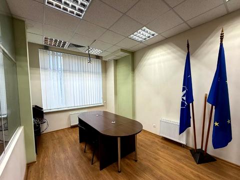 комерційна за адресою Дмитрівська вул., 75