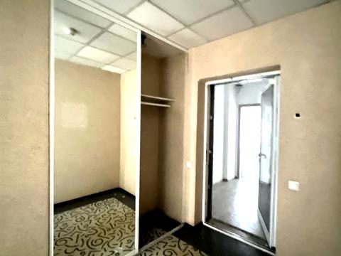 комерційна за адресою Дмитрівська вул., 18