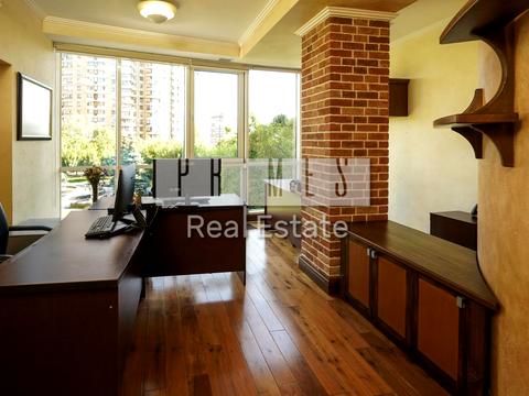 комерційна за адресою Старонаводницька вул., 13б